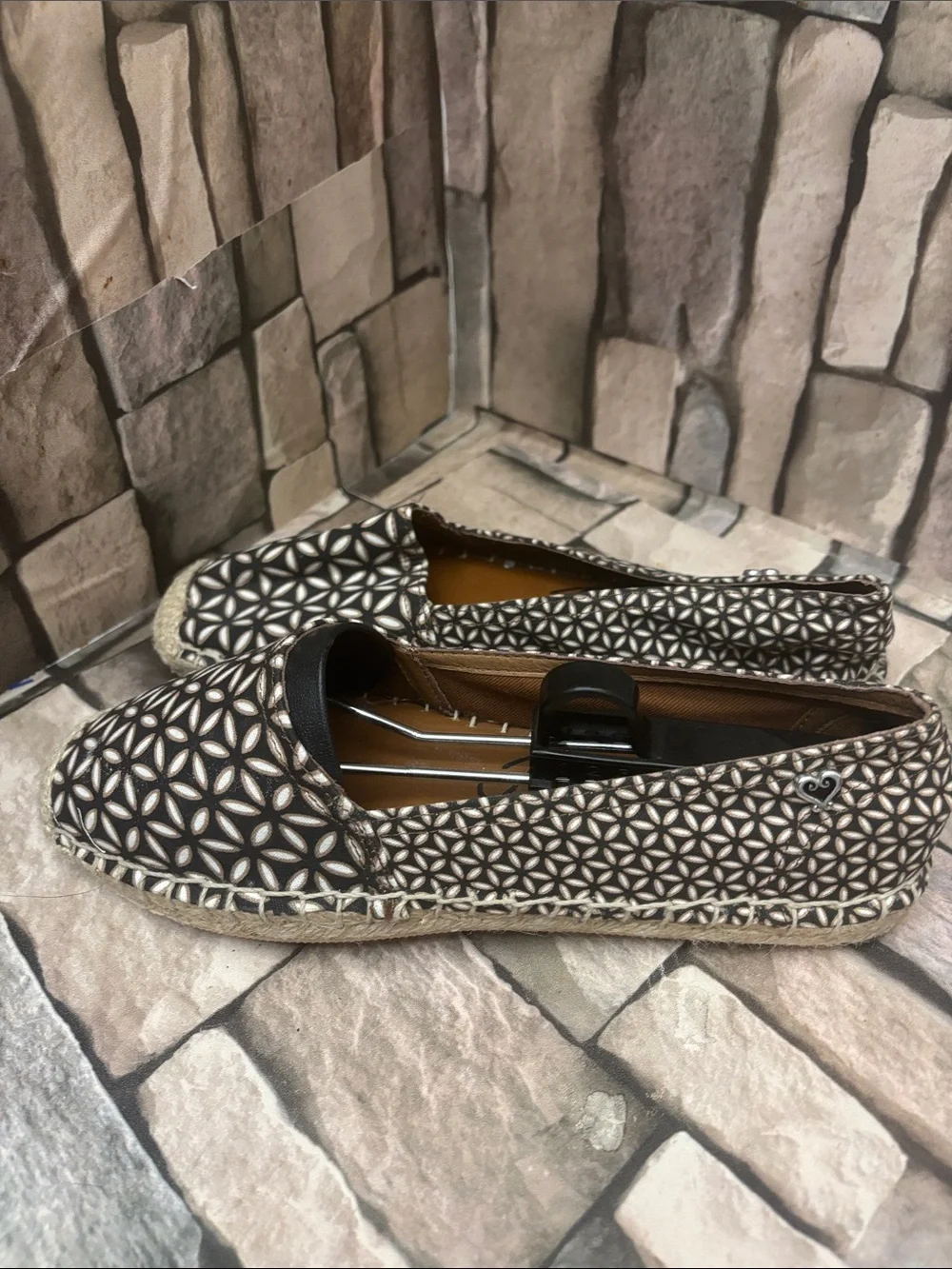 Brighton Rattan black and tan geometric floral print espadrilles